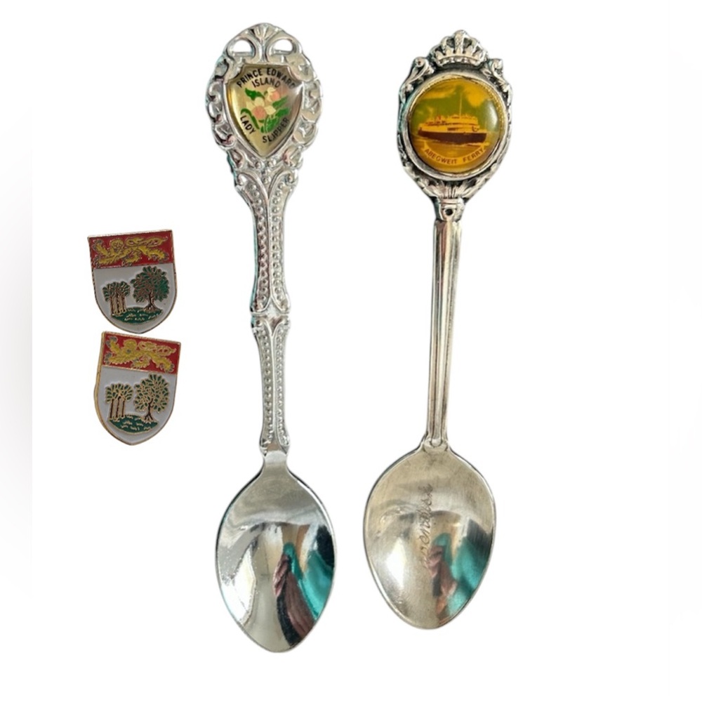 VINTAGE PRINCE EDWARD ISLAND BUNDLE SOUVENIR SPOONS LADY SLIPPER FERRY PINS